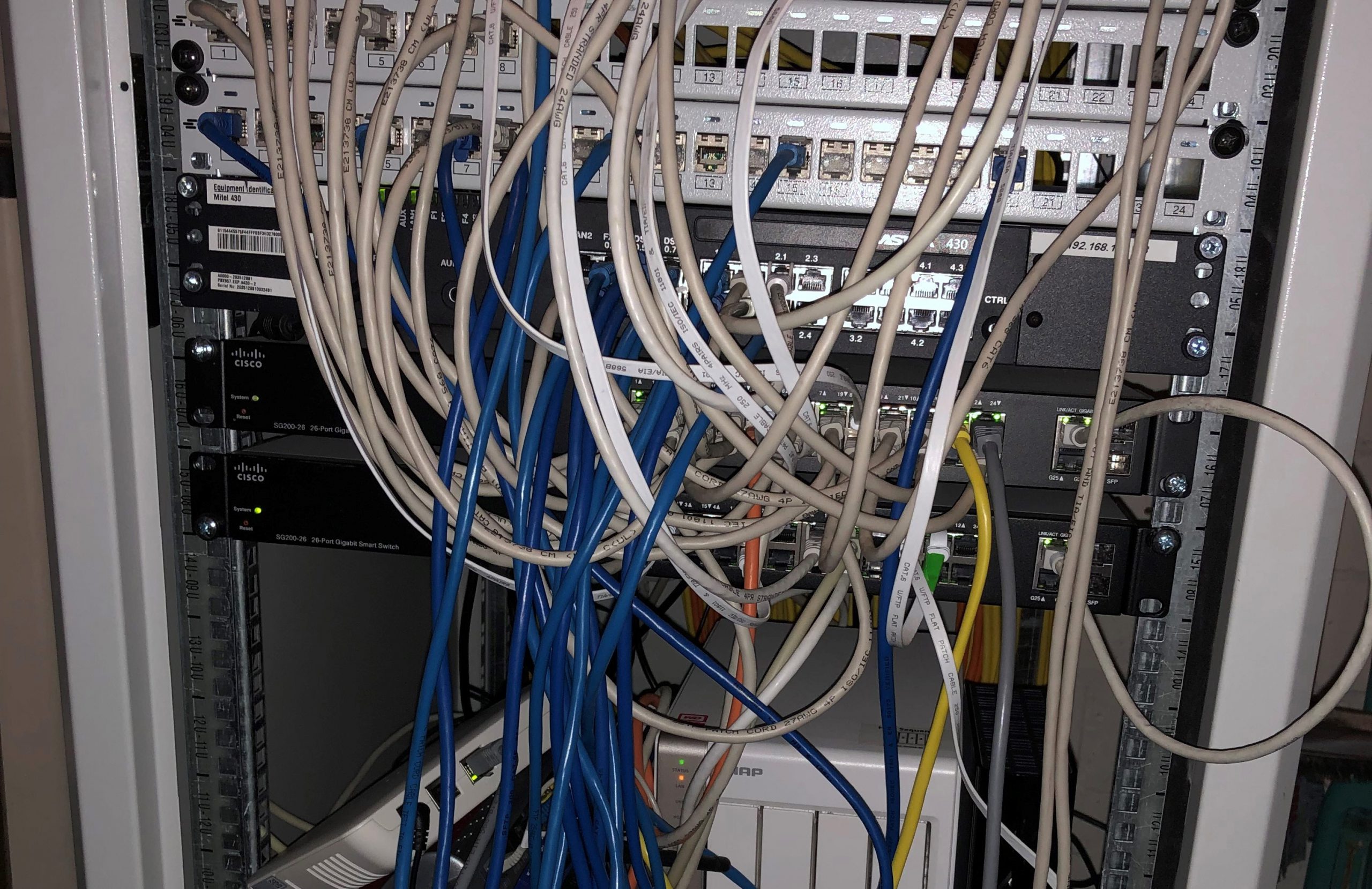 Serverschrank vorher Ausschnitt